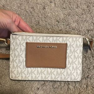 MK small wristlet